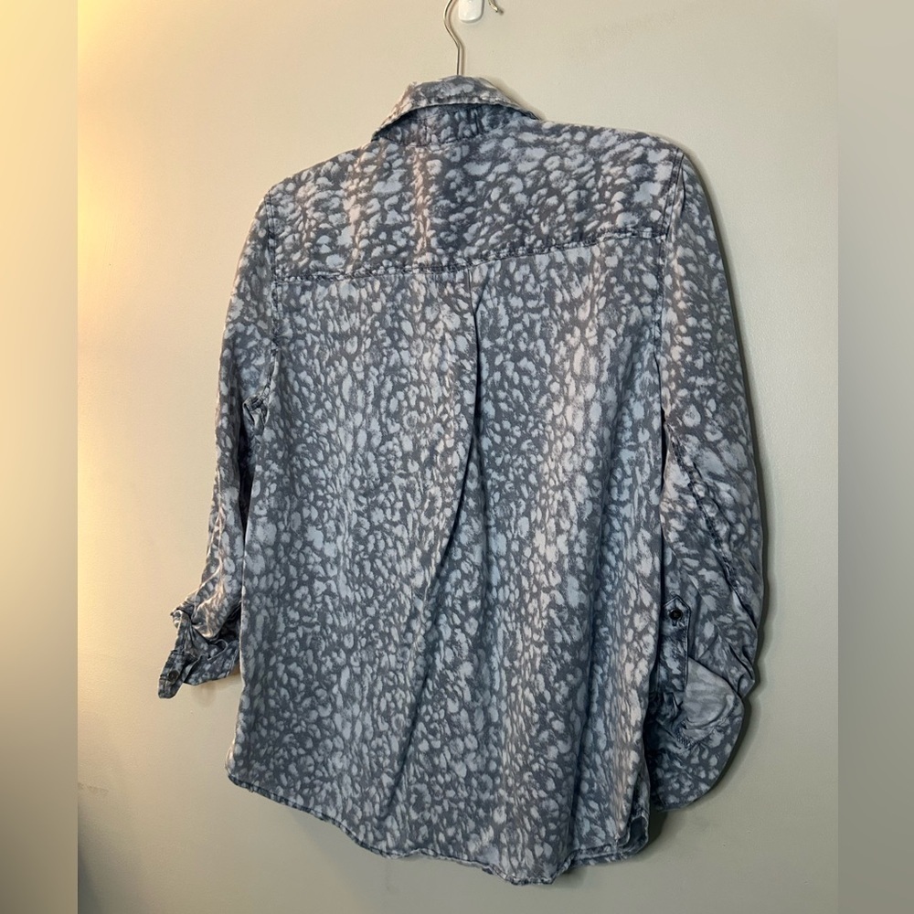 Light Washed Blue Animal Print Button Down Medium - Picture 2 of 3